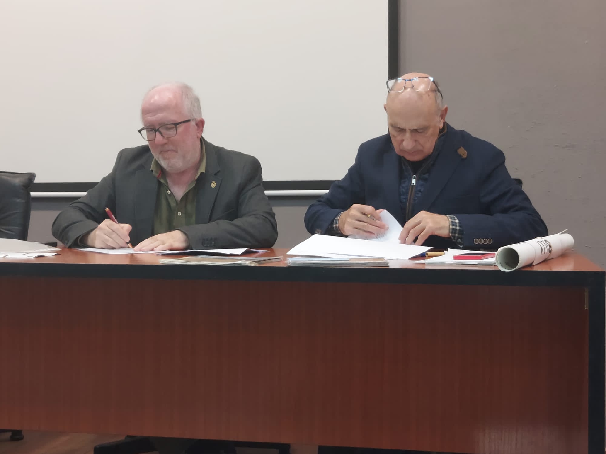 SEDECK y SEDPGYM firman un Convenio Marco de colaboración en el que entre las materias a las que prestan objeto ambas entidades, SEDPGYM y SEDECK, coinciden y destacan el reconocimiento de la Geodiversidad y la defensa del patrimonio natural subterráneo en España.