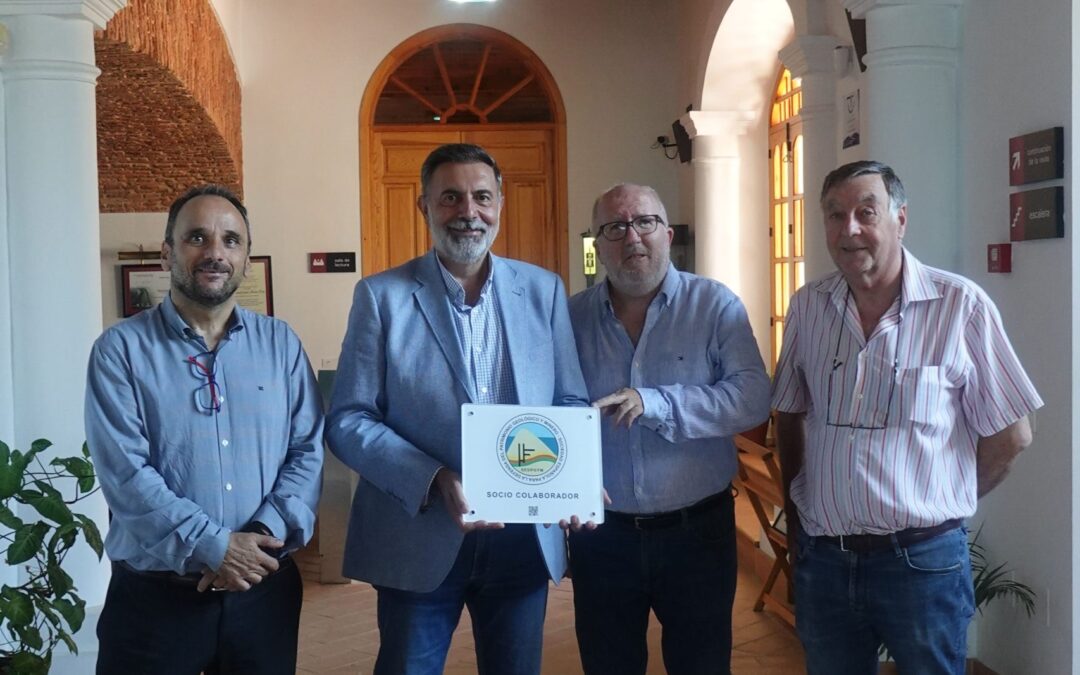 Entrega del Sello Distintivo SEDPGYM al Hospital de Mineros San Rafael (MAYASA) el 31-07-2025 en Almadén. Reconocimiento a su labor en la conservación del patrimonio histórico-sanitario.